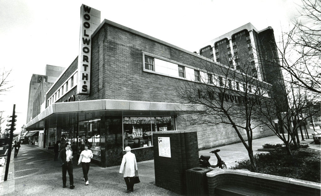 Woolworth's, 1988